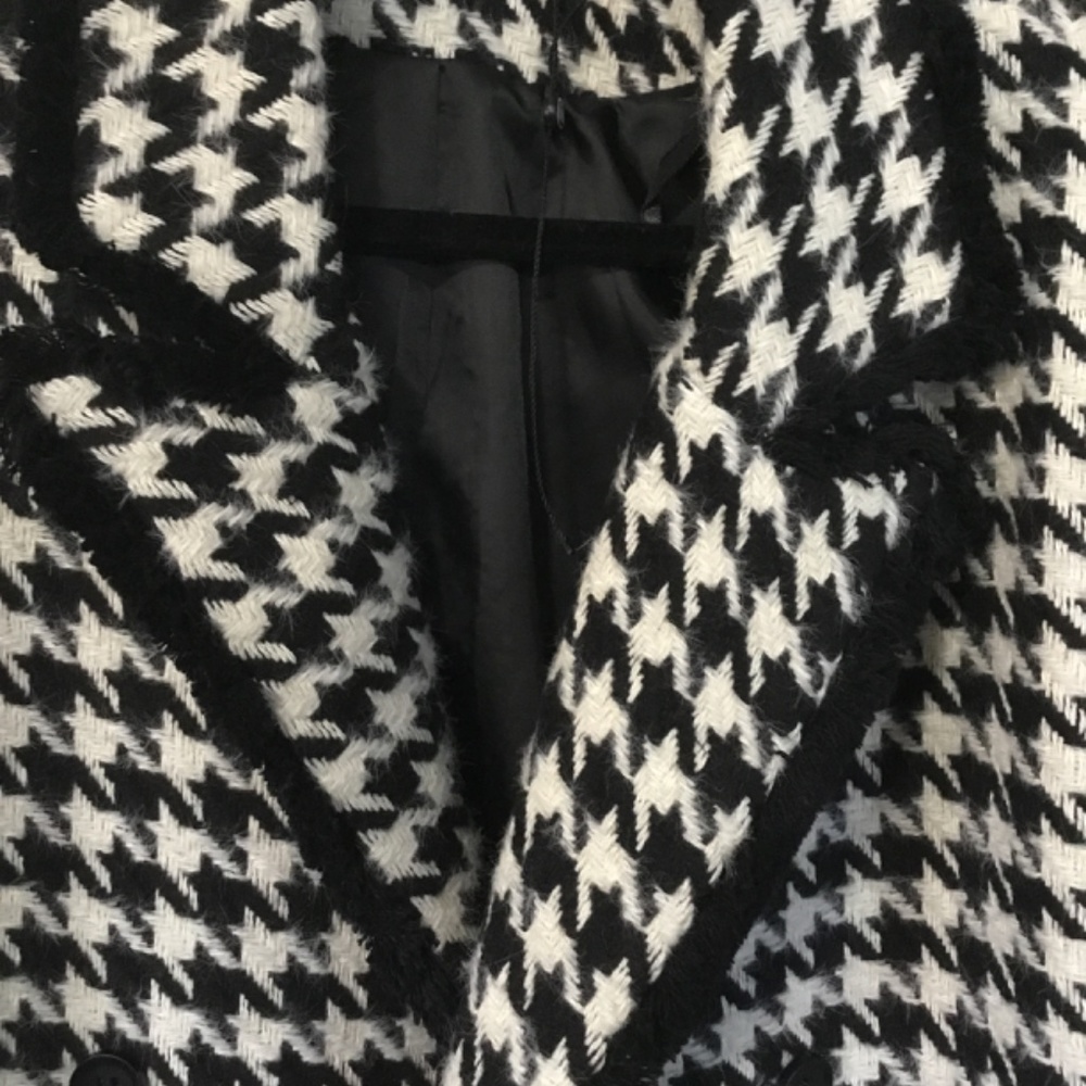 HOUNDSTOOTH MISSGUIDED DOUBLE BREASTED BLAZER; BLACK AND WHITE US 8